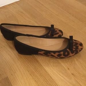 size 6 1/2 shoes, flats. Cheetah print. Never worn